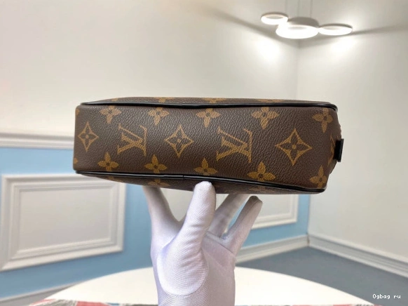 PM POUCH TOILETRY LOUIS VUITTON 0710